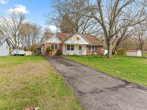 8528 Keitha Dr, Lambertville, MI 48144