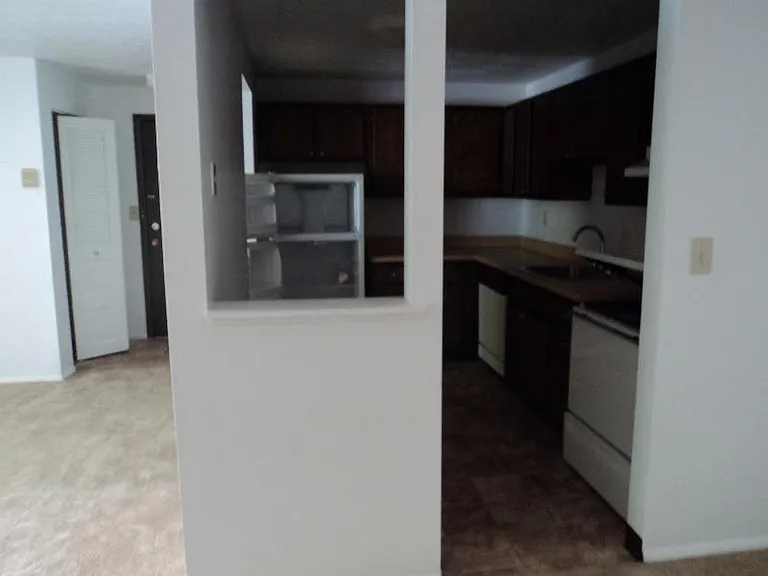 Southpointe Towers — Photo 7