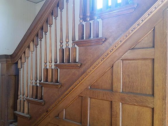 3rd image of 463 Crescent St NE