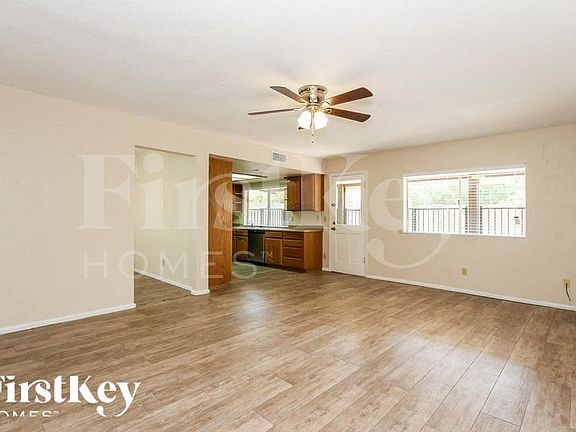 5th image of 3361 W Phelps Rd