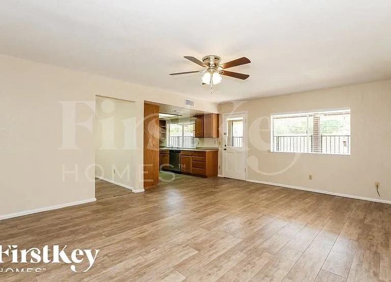 3361 W Phelps Rd — Photo 5