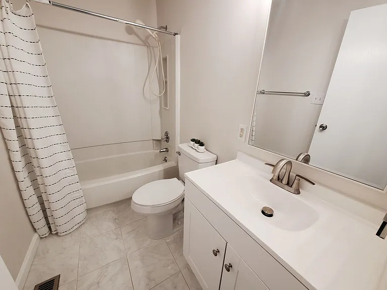 2824 Henslowe Dr — Photo 10
