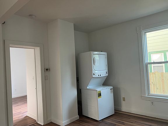 4th image of 814 Sherburne Ave APT 1