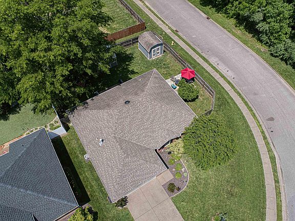 4th image of 6800 Rosewood Ln