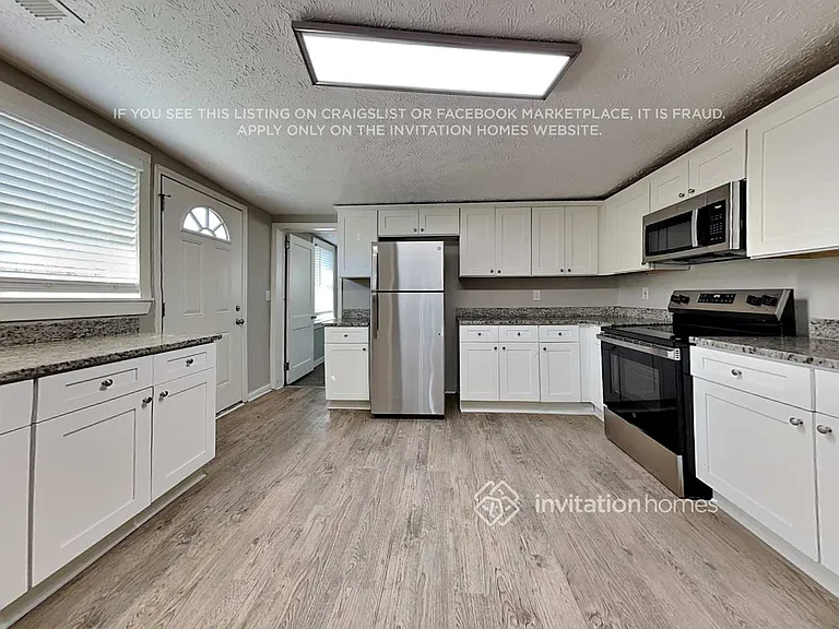 547 Rustic Rd — Photo 8