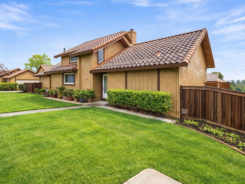 1st image of 350 Otono Ct