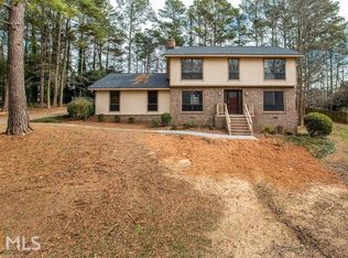 816 Chesterfield Dr, Lawrenceville, GA 30044