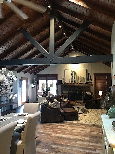 1st image of 2721 Horseshoe Cir