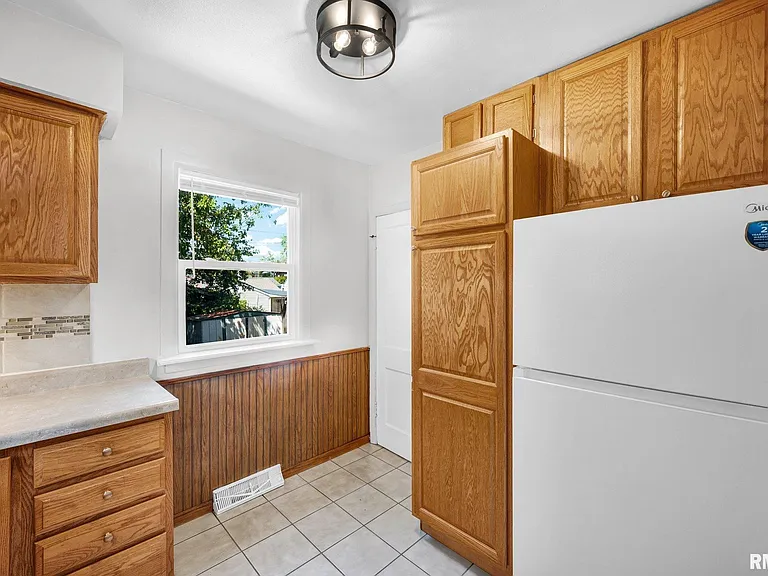 1413 W Gilbert Ave — Photo 8