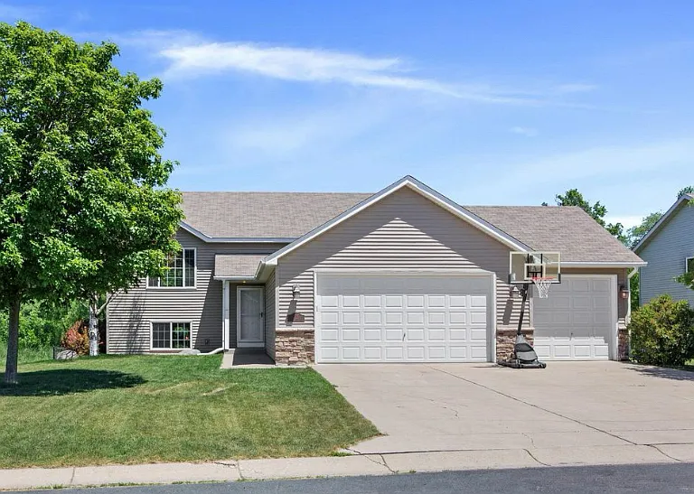 715 Black Forest Rd — Photo 1