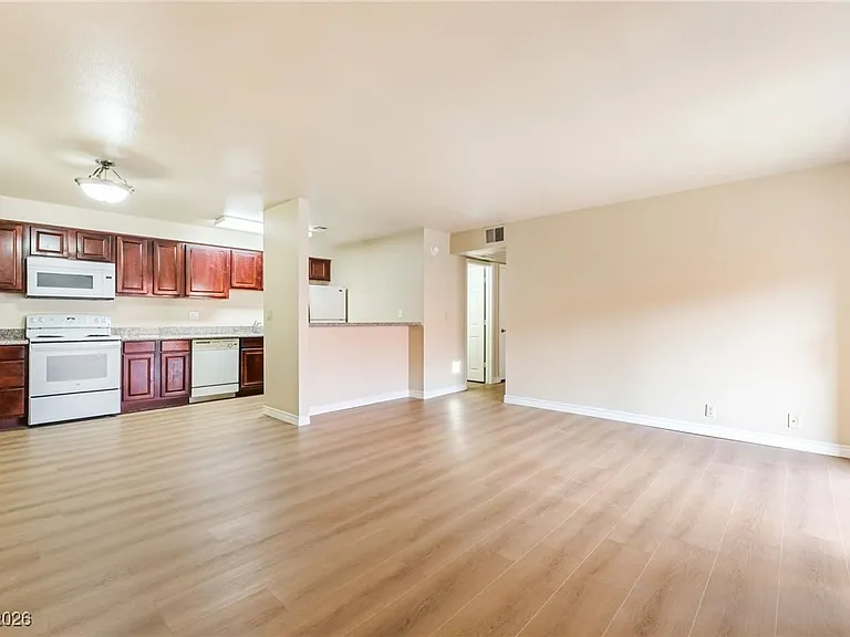 5121 River Glen Dr #144 — Photo 4