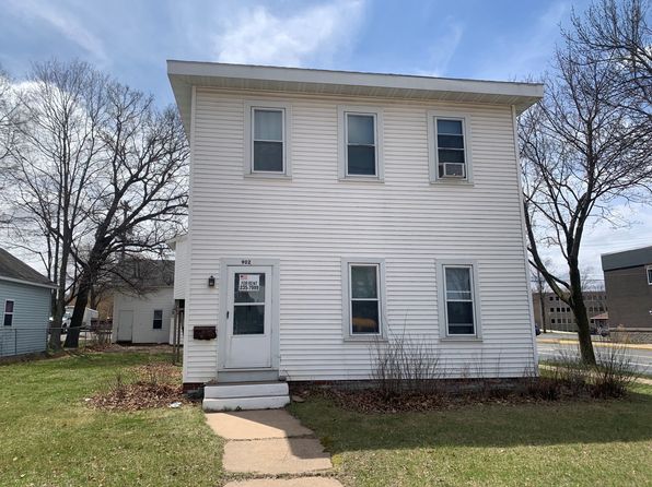 902 Main St