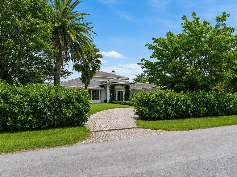 11839 Maidstone Dr — Photo 3
