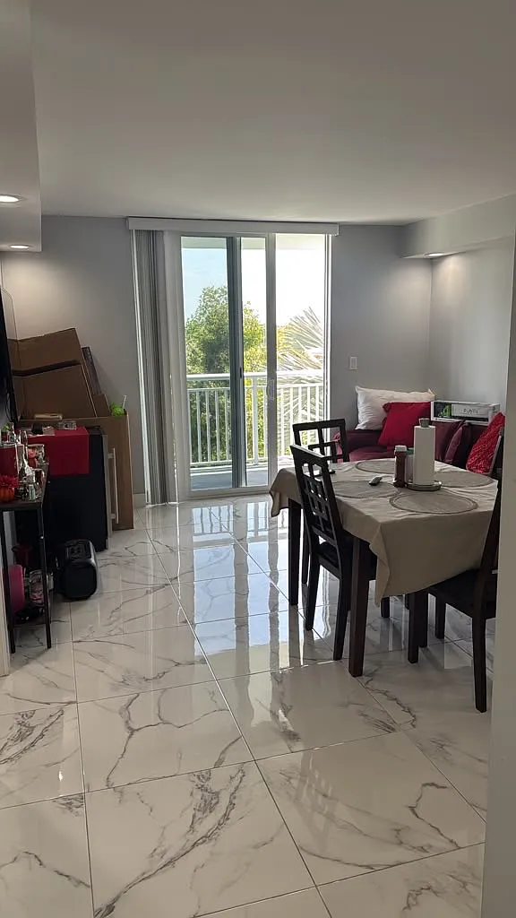 2 bed, 760 sqft, $1,000 — Photo 1