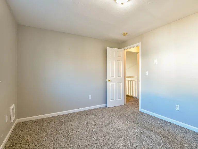 1702 S G St — Photo 14