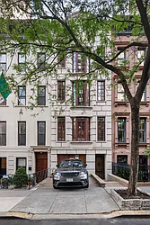 212 East 72nd Street in Lenox Hill