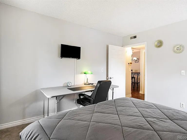 8335 Fairmount Dr — Photo 19