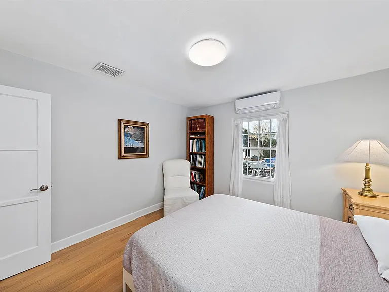 250 Soledad Place — Photo 31
