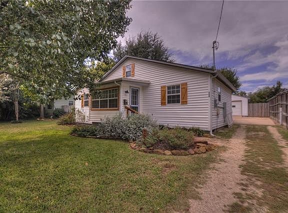 2nd image of 729 Lucas Dr