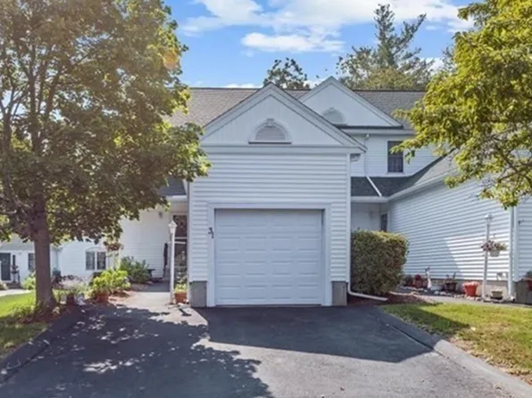 31 Robin Ln, Rockland, MA 02370