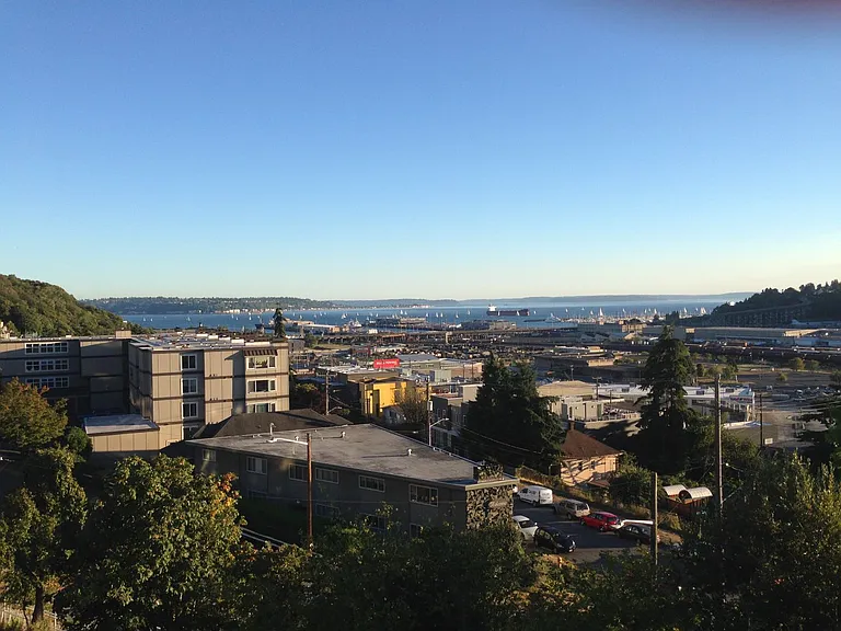 2500 Gilman Dr W — Photo 16