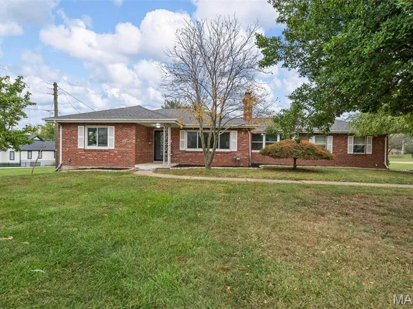 4500 Spring Dr, Saint Louis, MO 63123