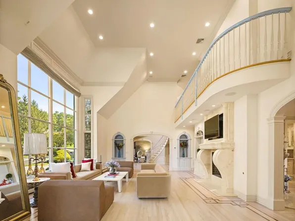 23 Hunter Ridge, Woodcliff Lake, NJ 07677