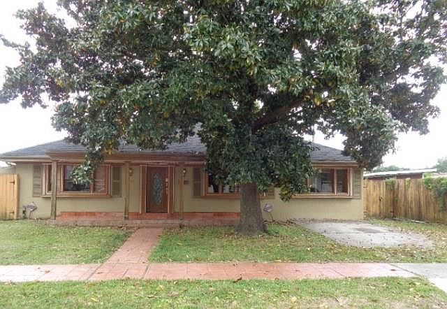 1st image of 1910 Arrow Ln