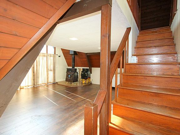 3rd image of 1029 Johnnycake Ln