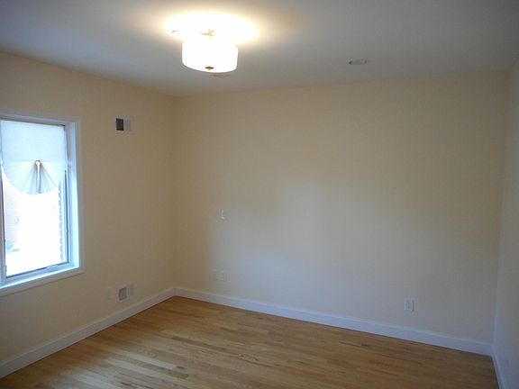 2nd image of 114 Seaview Ave #2