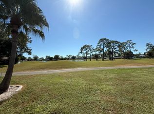 5219 Las Palmas Norte, North Fort Myers, FL 33903