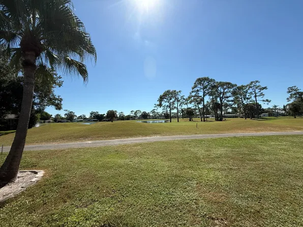 5219 Las Palmas Norte, North Fort Myers, FL 33903