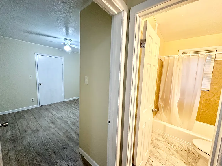 104 E Fowler Ave — Photo 42