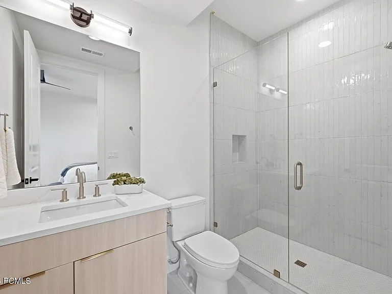 1285 E Lasso Trl — Photo 61