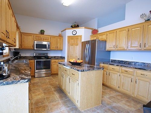 3rd image of 13822 Hill Place Dr