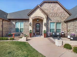 329 Kenyon Ct, Granbury, TX 76049