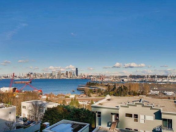 4th image of 2349 Harbor Ave SW Unit 506