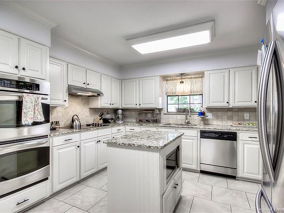 3rd image of 9986 Grassy Knoll Cir