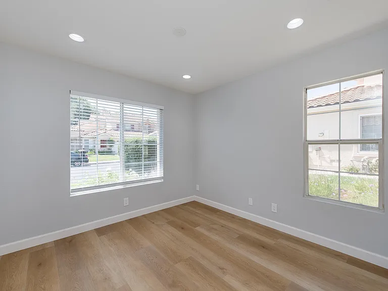 4774 Rhapsody Dr — Photo 29