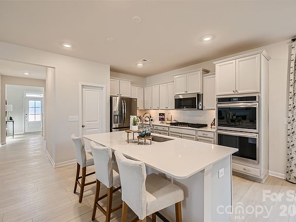 4th image of 2704 Monument Point Cir