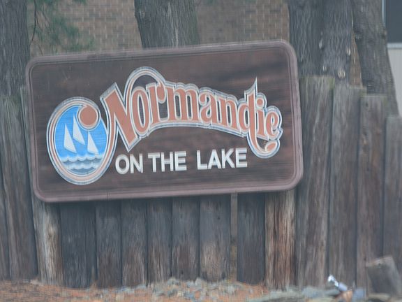 Entrance at Montgomery Village Avenue