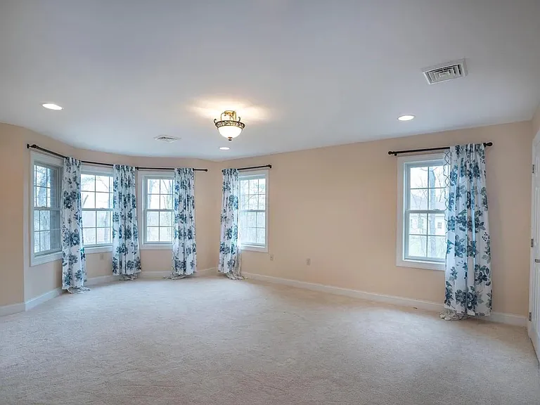 120 Meadowview Dr — Photo 31