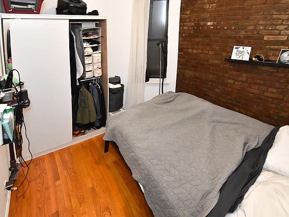 4th image of 531 E 11th St APT 2B