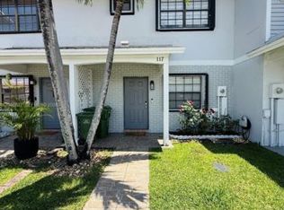 117 NW 106th Ave, Pembroke Pines, FL 33026