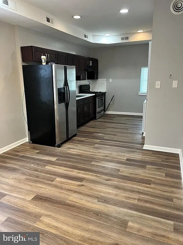 2 bed, 1.0 bath, 920 sqft, $1,350 — Photo 1