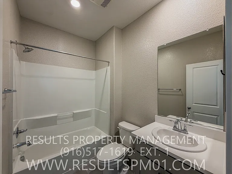 587 River St — Photo 25
