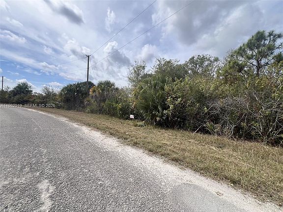 5th image of 1913 Roderick Ln