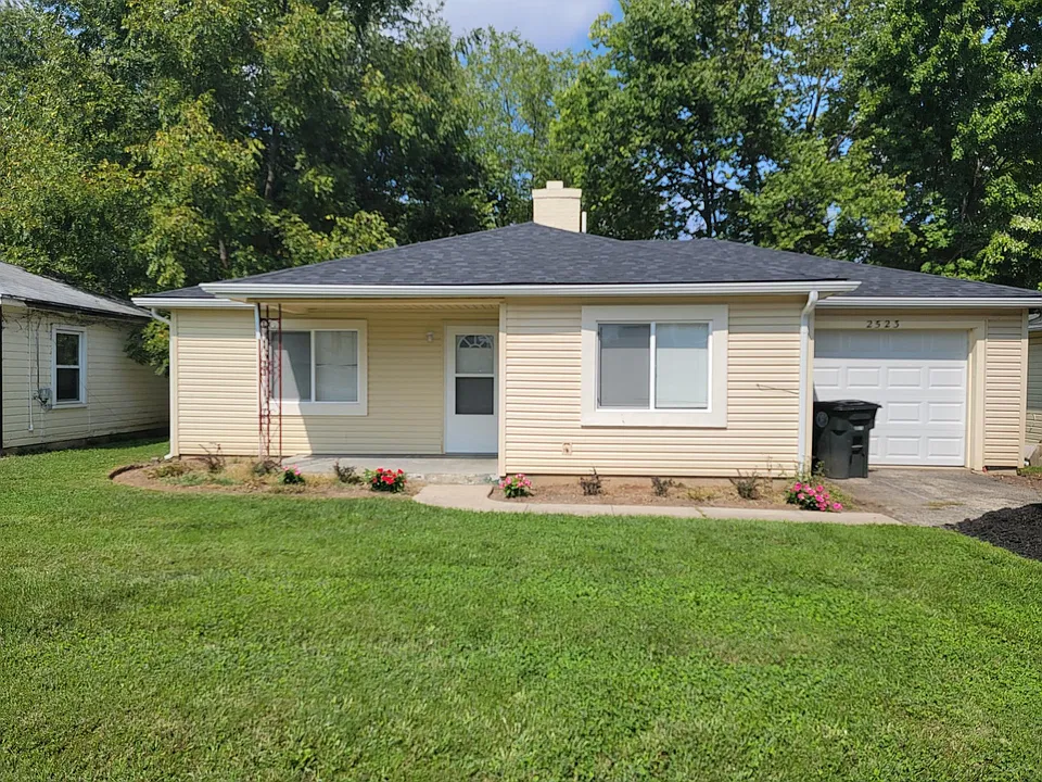 2523 Fairbanks Ave