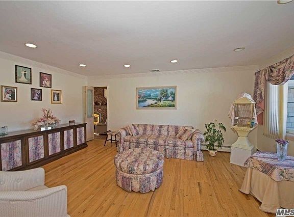 2nd image of 250 Kerry St