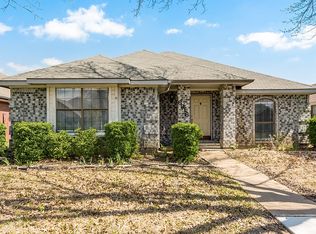 6916 Bentley Ave, Fort Worth, TX 76137